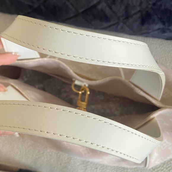 LV tote bag Cabas Ipanema PM size - Picture 13 of 17